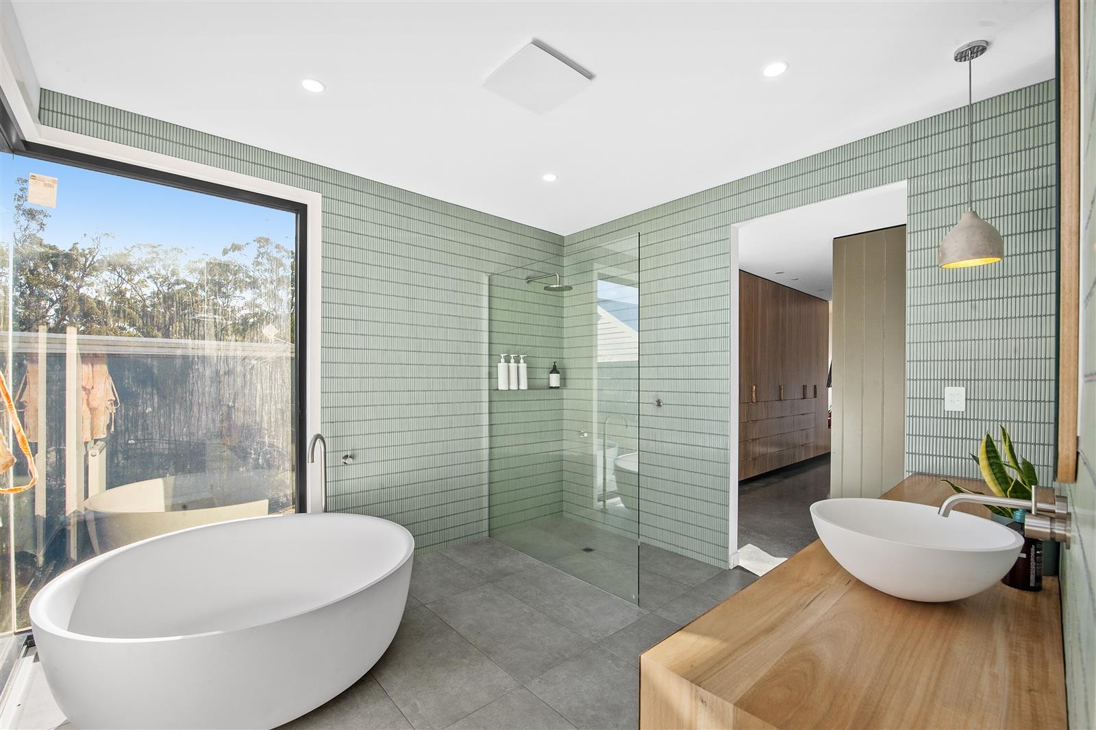 Bath 1 2